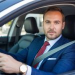 Assurance auto au mois sans engagement : impacts financiers et juridiques pour les propriétaires confrontés à la mérule